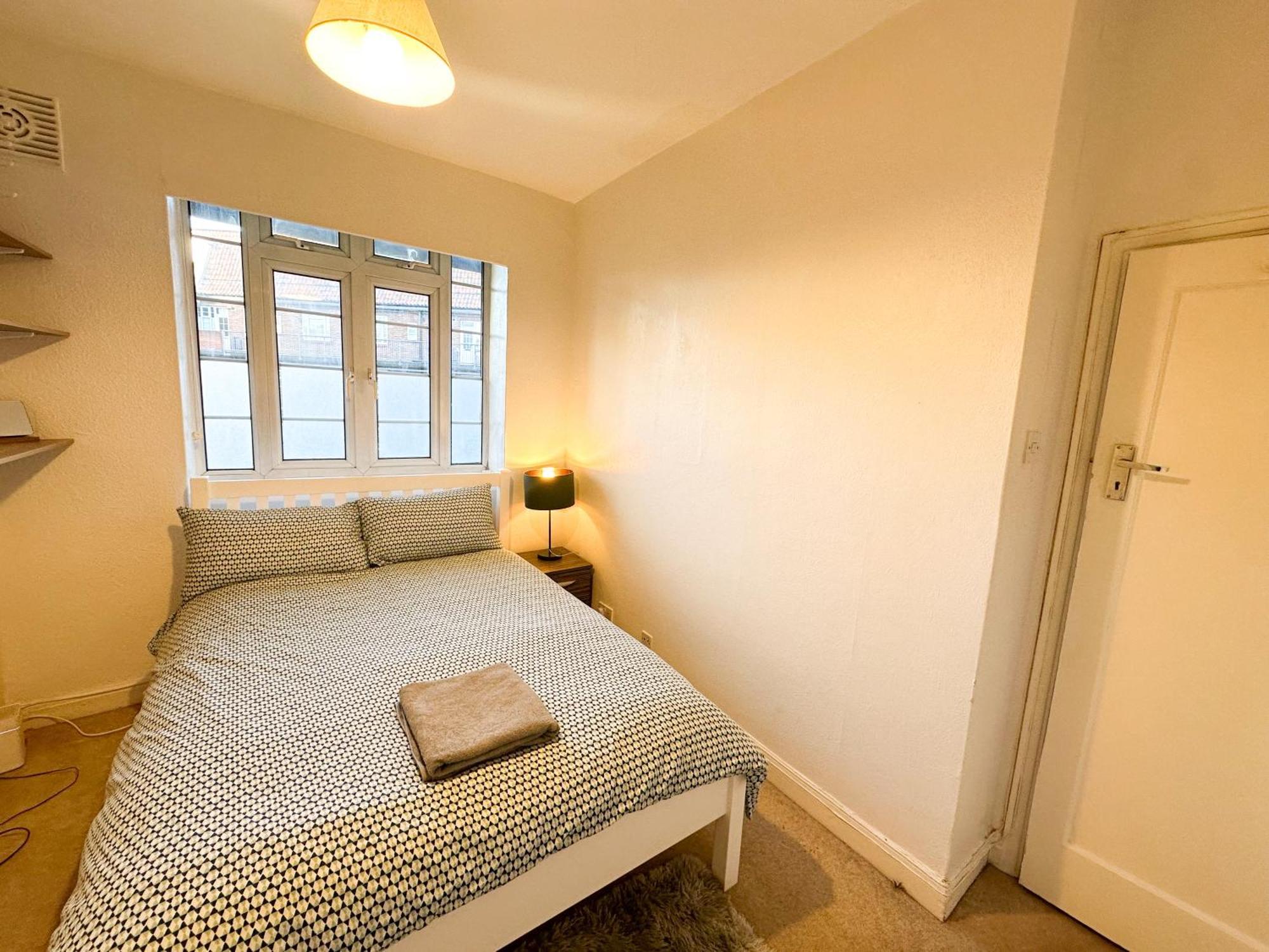 2 Bed Flat - Short Walk From Brent Cross Station Apartment Hendon Luaran gambar